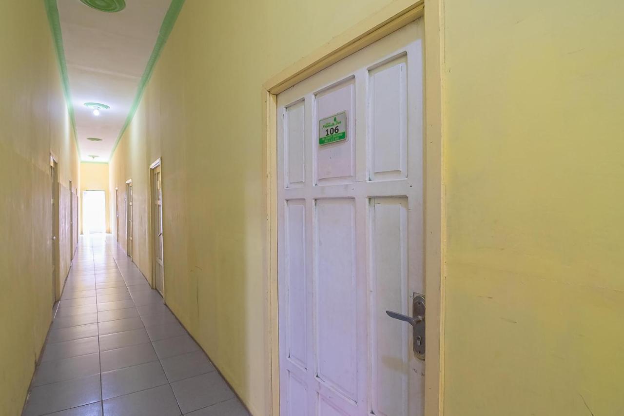 Готель Reddoorz Syariah At Jalan Cilik Riwut Kapuas Kualakapuas Екстер'єр фото