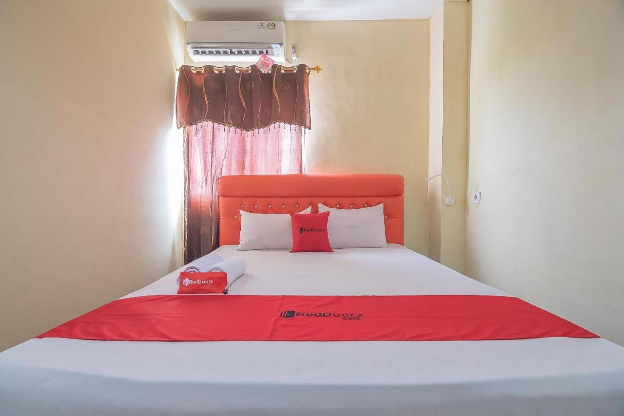 Готель Reddoorz Syariah At Jalan Cilik Riwut Kapuas Kualakapuas Екстер'єр фото